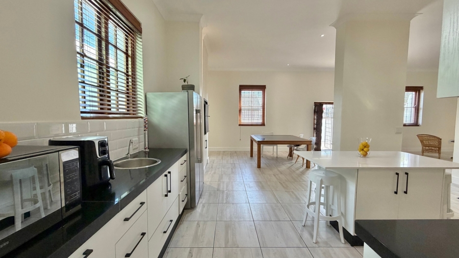 5 Bedroom Property for Sale in Strand Central Western Cape